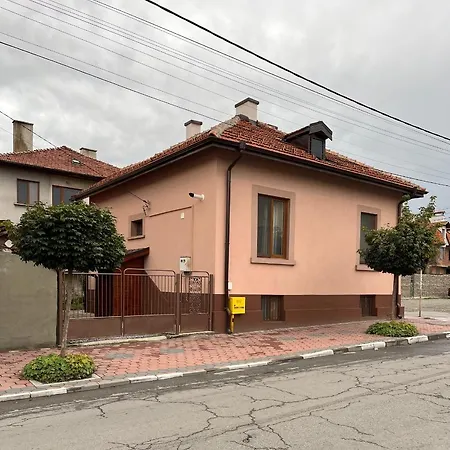 Тодоров Дом, Приземен Етаж Под Наем Samokov