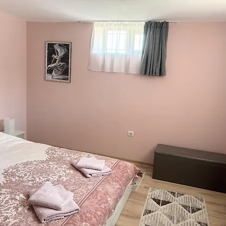 Тодоров Дом, Приземен Етаж Под Наем Apartment *